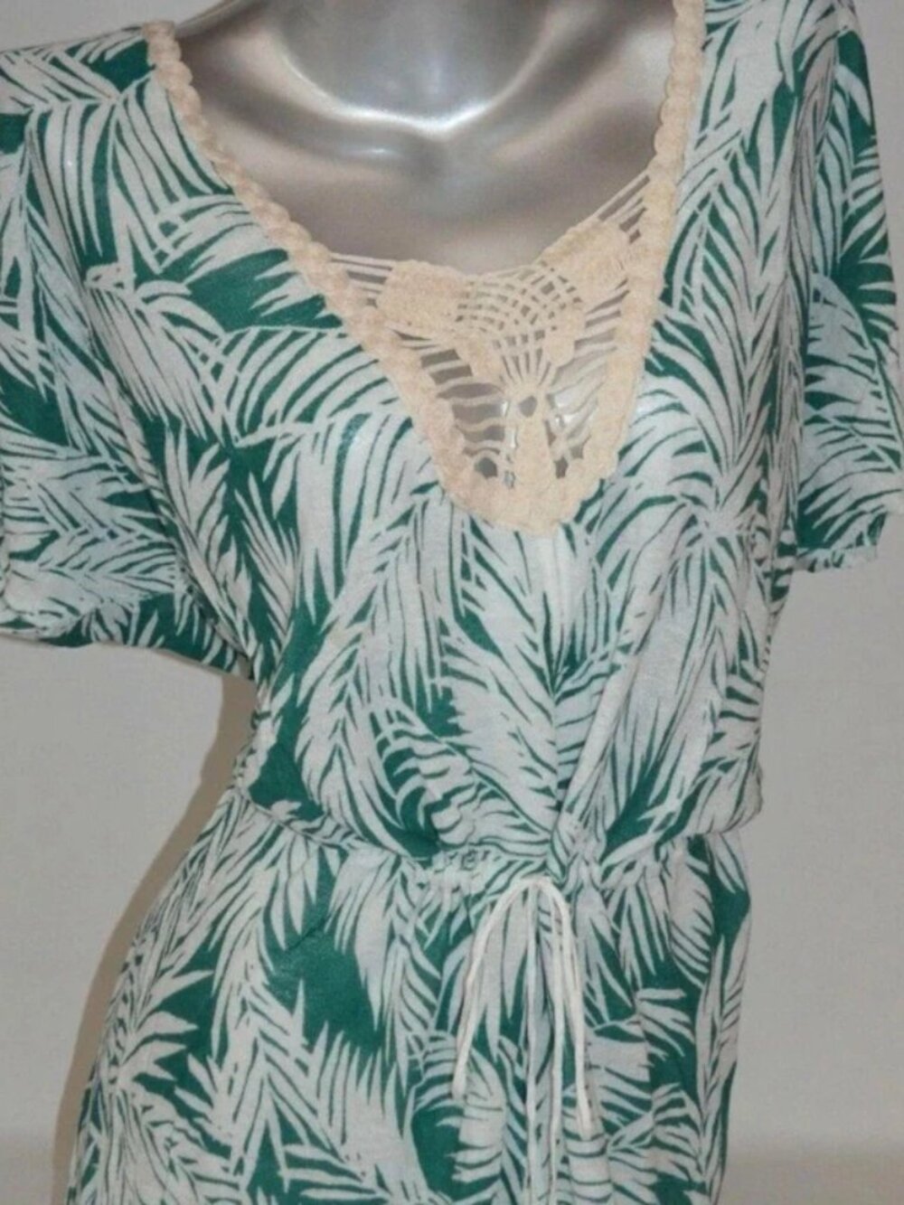 Brand New Victoria's Secret/ Moda International Cover-up size Medium/Large